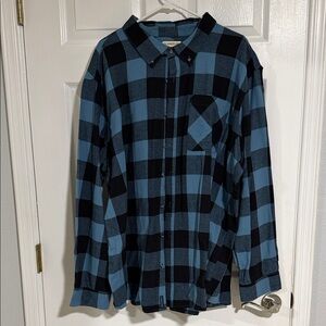 Magellan Outdoors Gray and Black Plaid Shirt